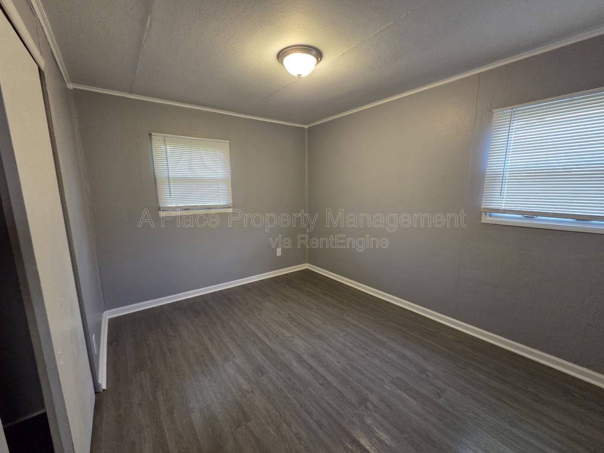 House for rent at 6042 Hancock Ave, Saint Louis, MO 63134