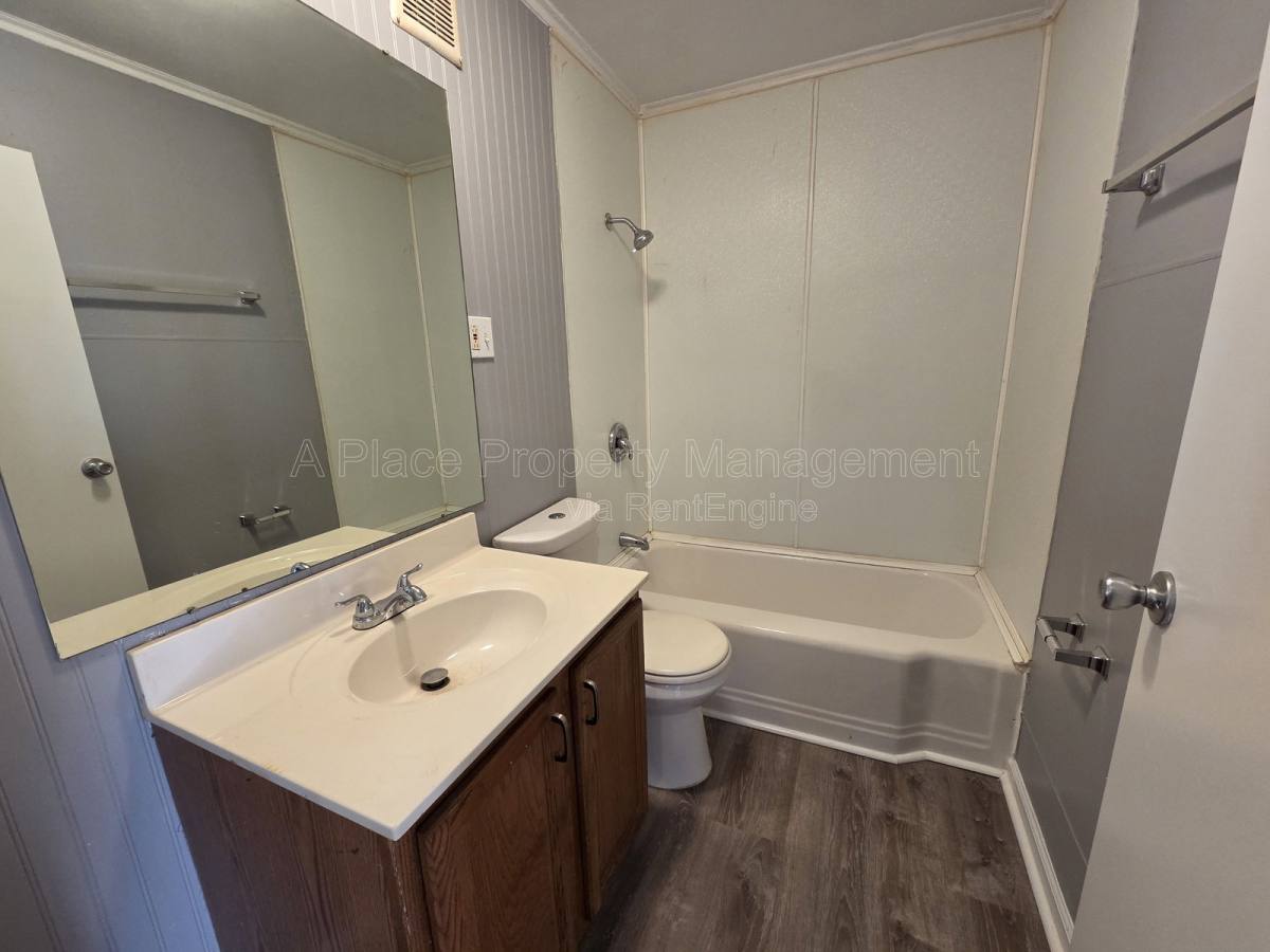 House for rent at 6042 Hancock Ave, Saint Louis, MO 63134