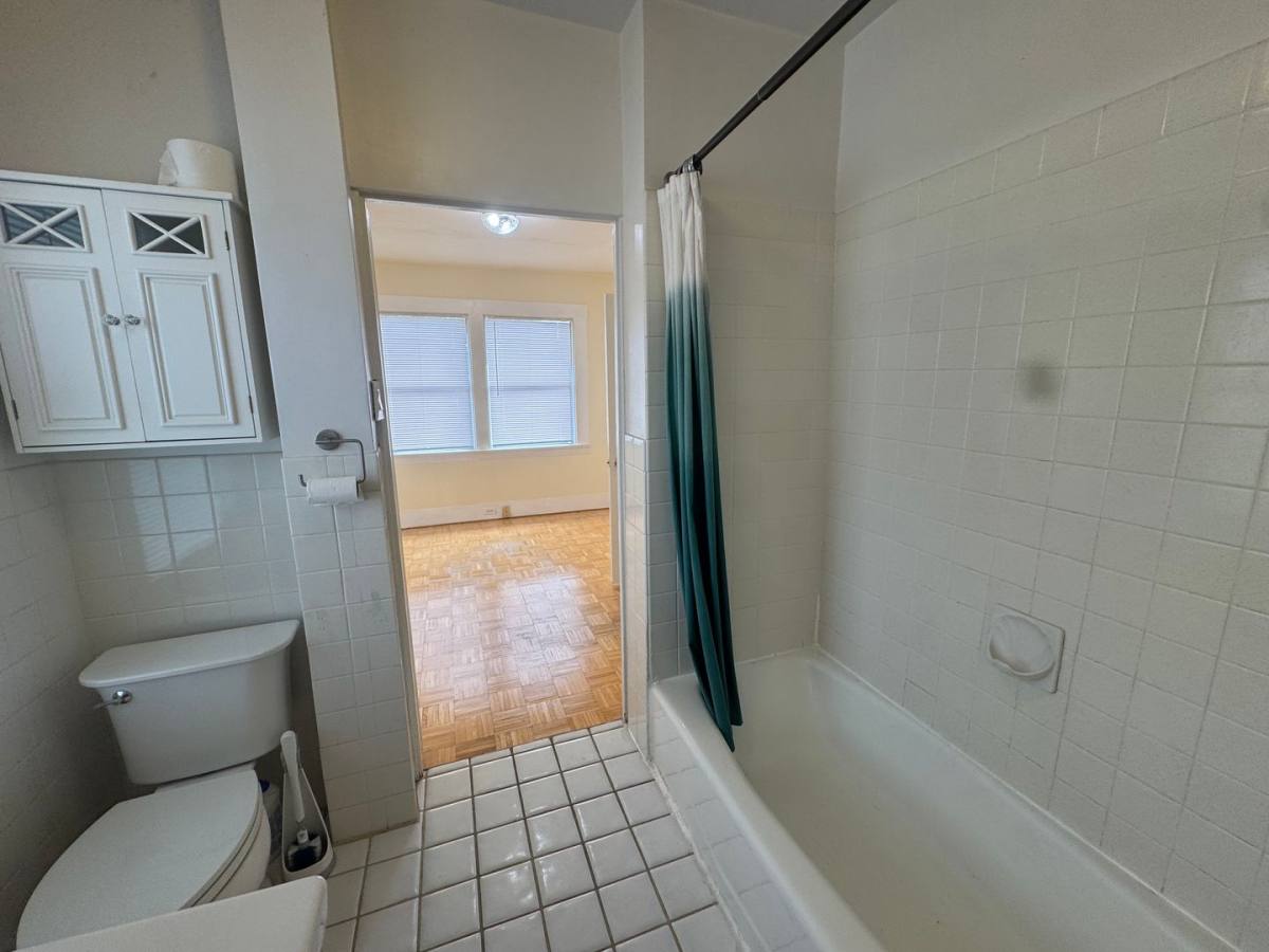House for rent at 5913 Vallejo St, Emeryville, CA 94608