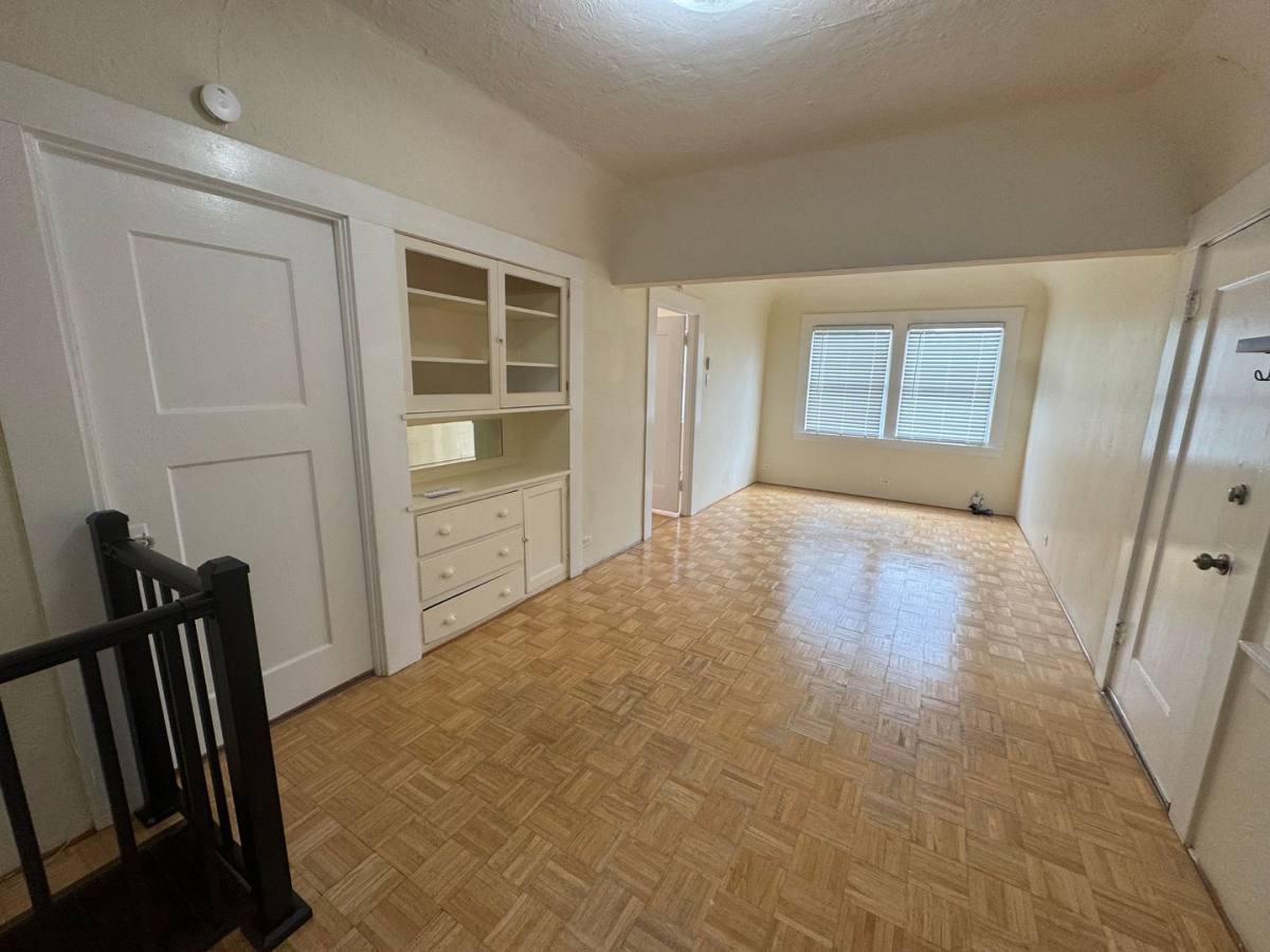House for rent at 5913 Vallejo St, Emeryville, CA 94608