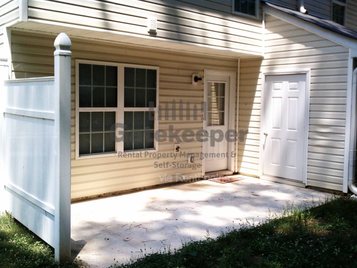 Apartment for rent at 8422 Carlington Lane, Jonesboro, GA 30236