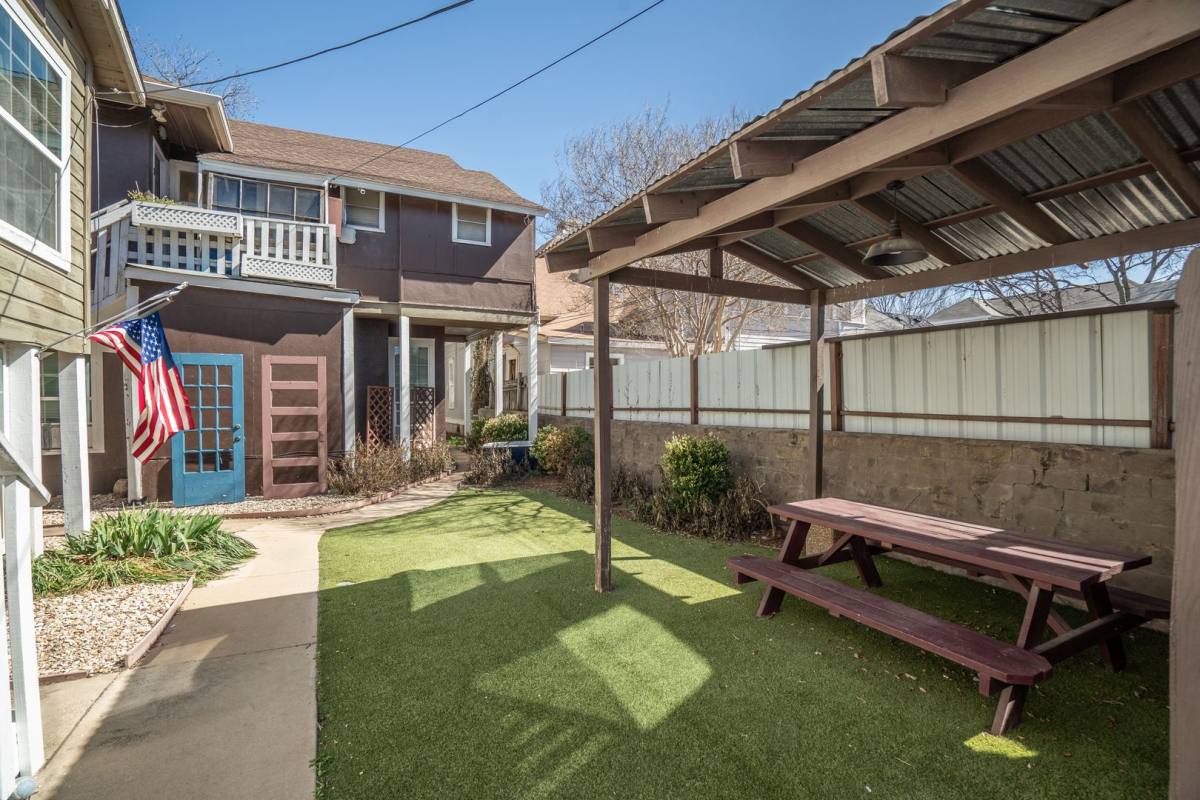 Apartment for rent at 1506 Hurley Ave, Fort Worth, TX 76104