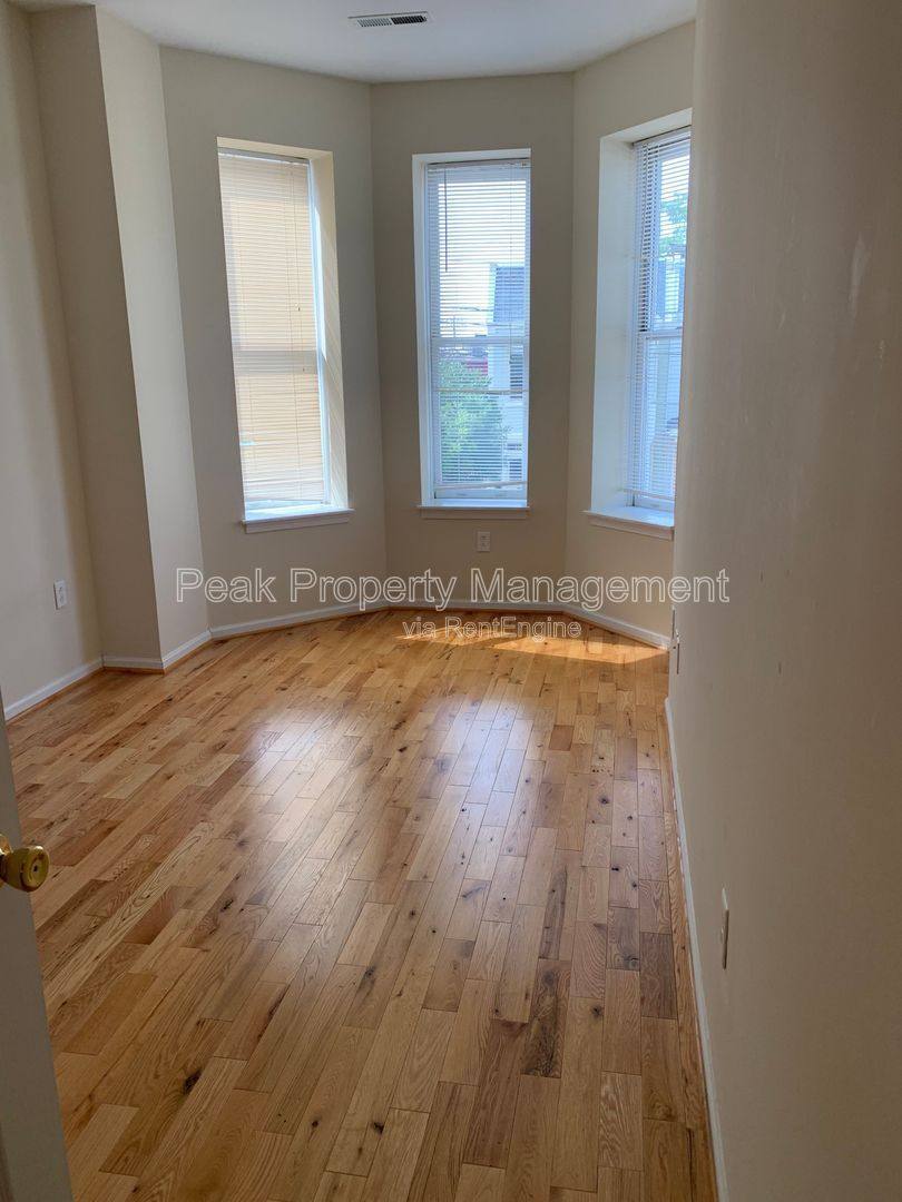 Apartment for rent at 1110 W Main St #4, Richmond, VA 23220