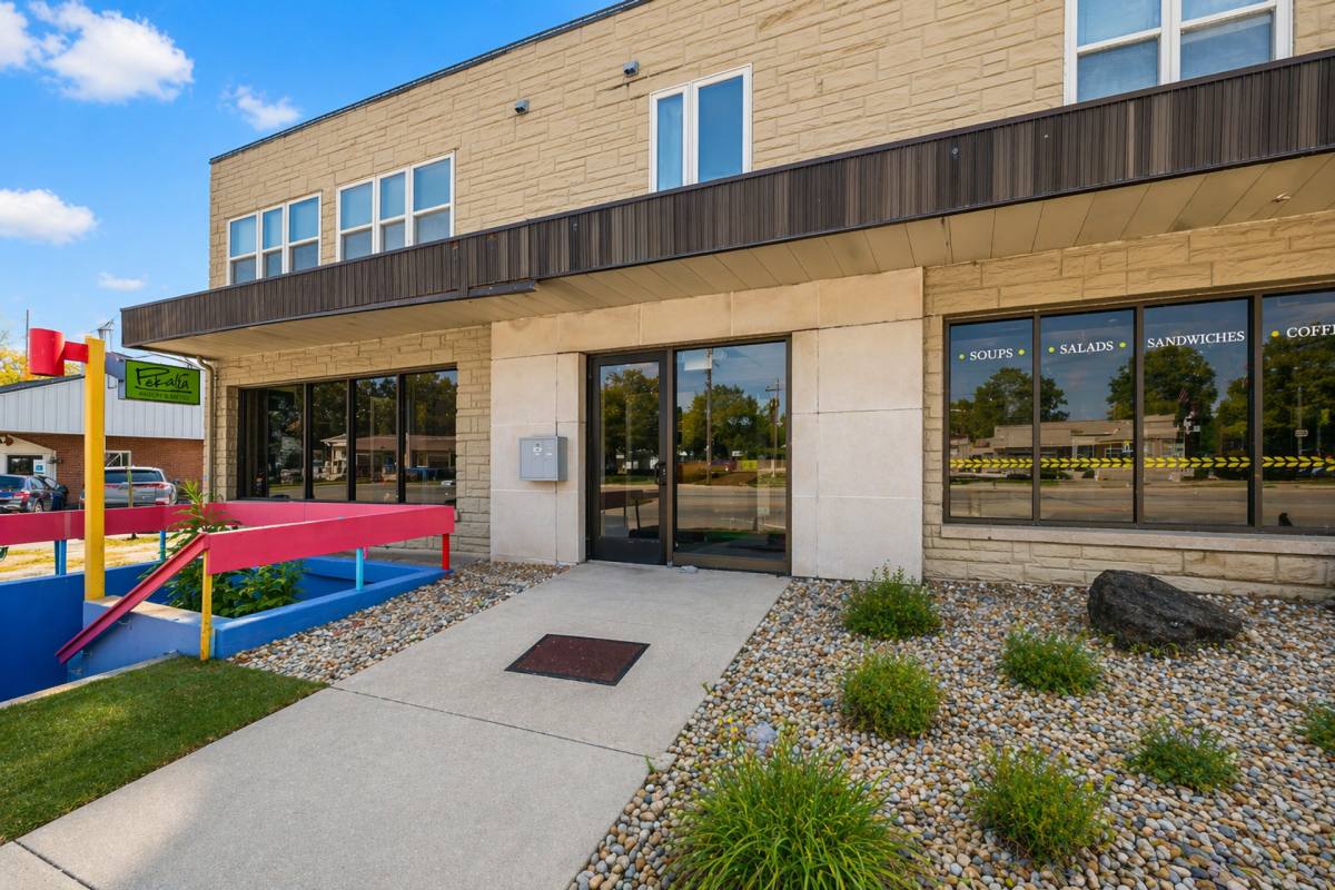 Apartment for rent at 811 W Springfield Ave, Champaign, IL 61820