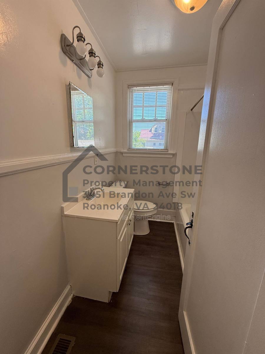 Apartment for rent at 355 Highland Ave SW #1, Roanoke, VA 24016