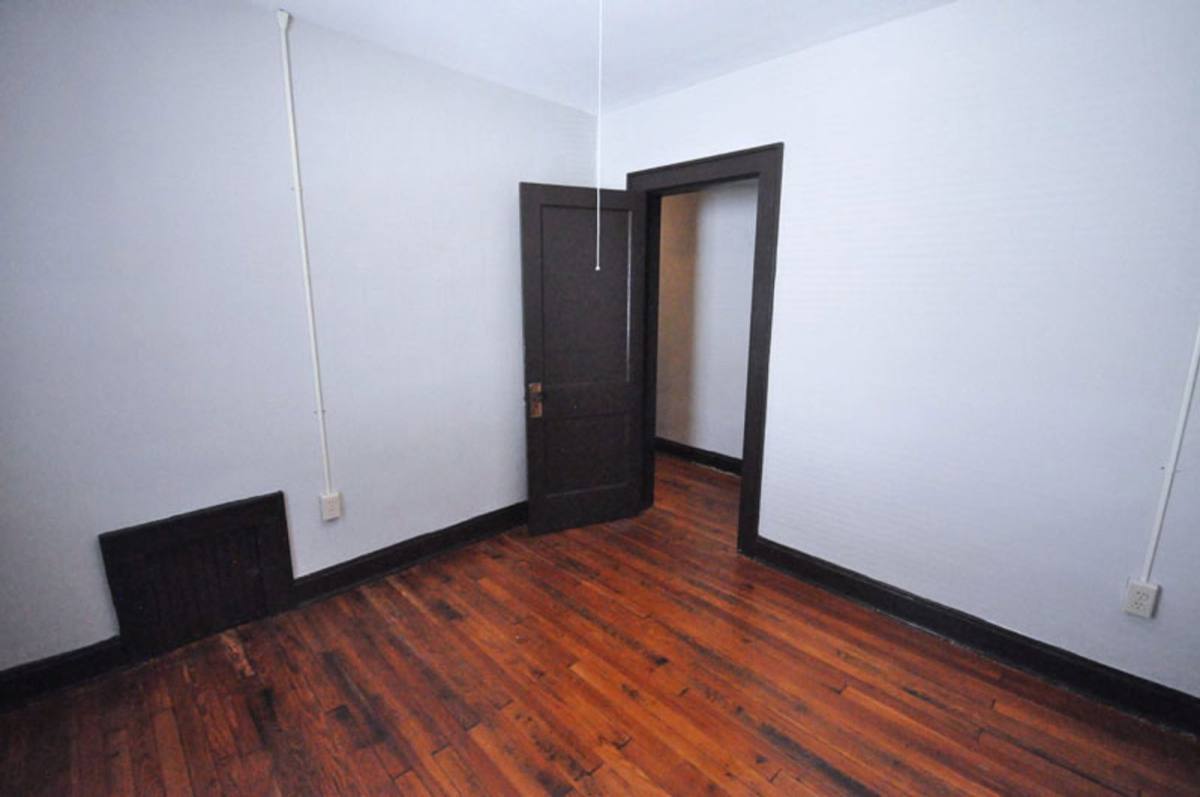 Apartment for rent at 388 Hanford St, Columbus, OH 43206