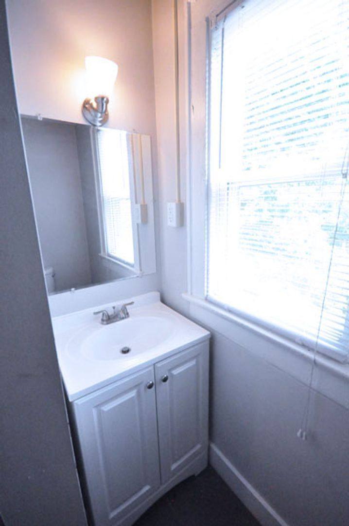 Apartment for rent at 388 Hanford St, Columbus, OH 43206