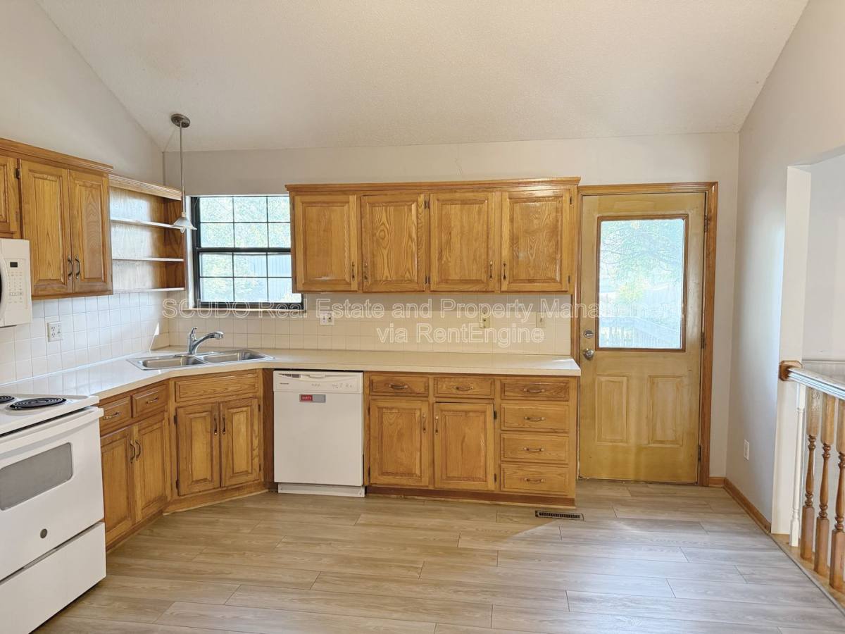 House for rent at 2109 SE 2nd Terrace, Lees Summit, MO 64063