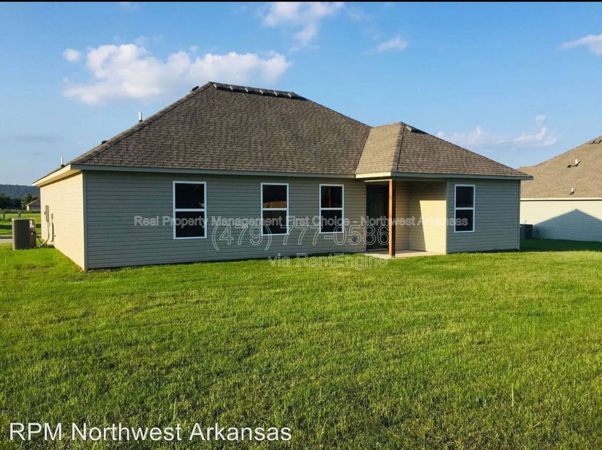 House for rent at 1013 Ethan James St, Elkins, AR 72727