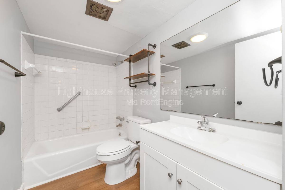 Apartment for rent at 1832 Winton Ave #102, Kalamazoo, MI 49001
