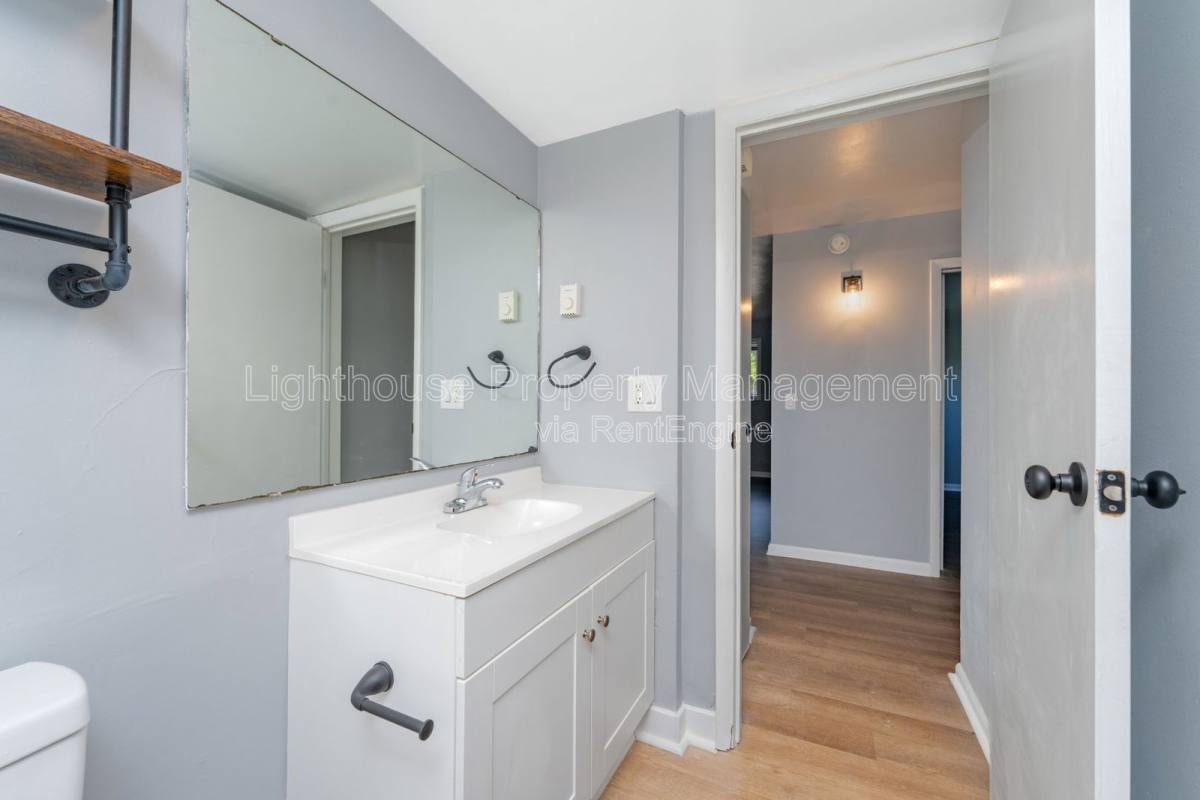 Apartment for rent at 1832 Winton Ave #102, Kalamazoo, MI 49001