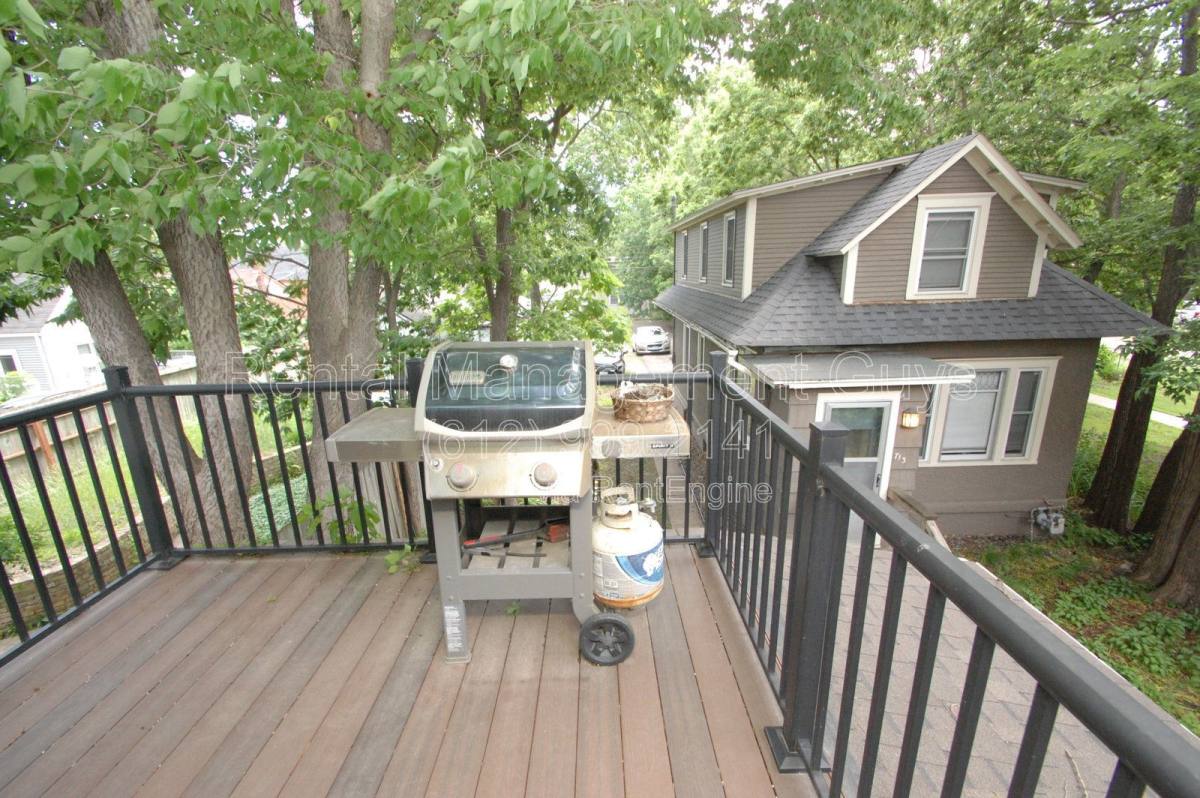 Apartment for rent at 711 26th Ave S, Minneapolis, MN 55454