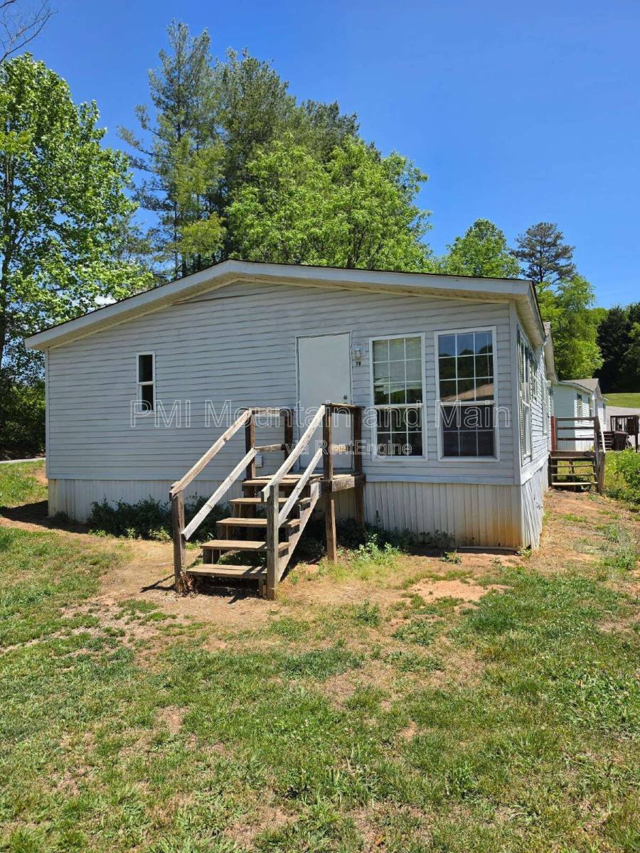 Apartment for rent at 15 Misty Mountain Way #20, Candler, NC 28715