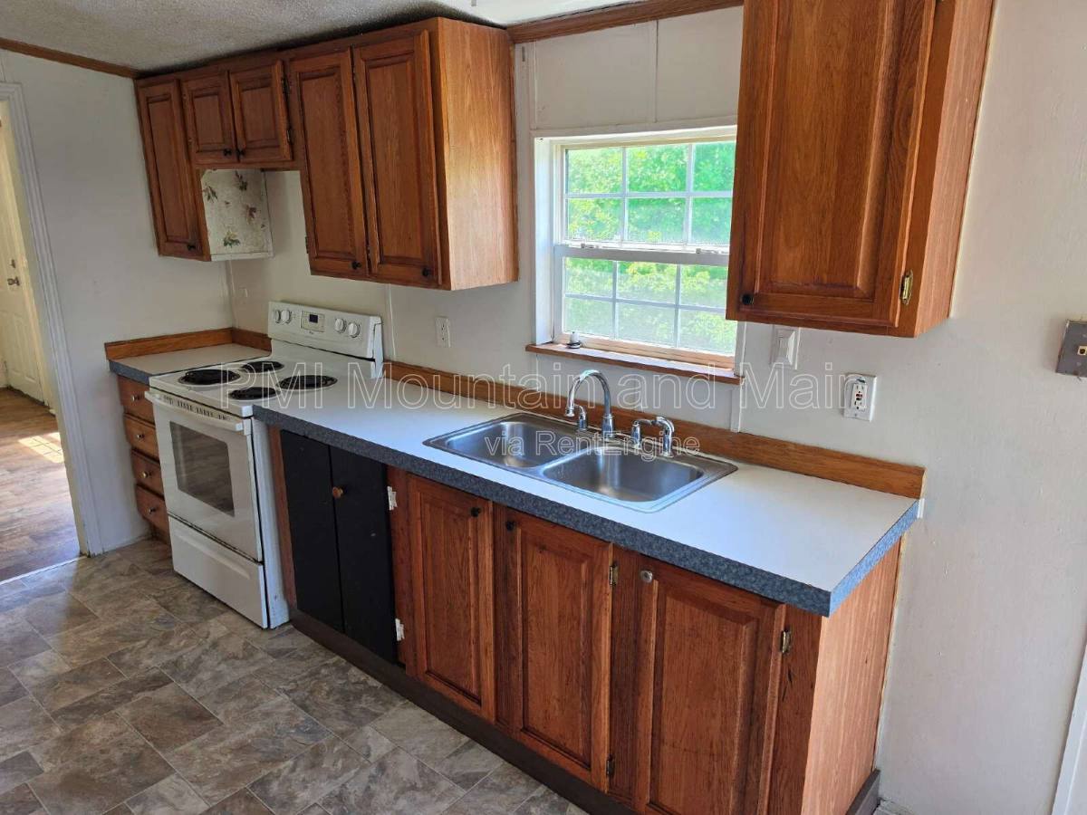 Apartment for rent at 15 Misty Mountain Way #20, Candler, NC 28715