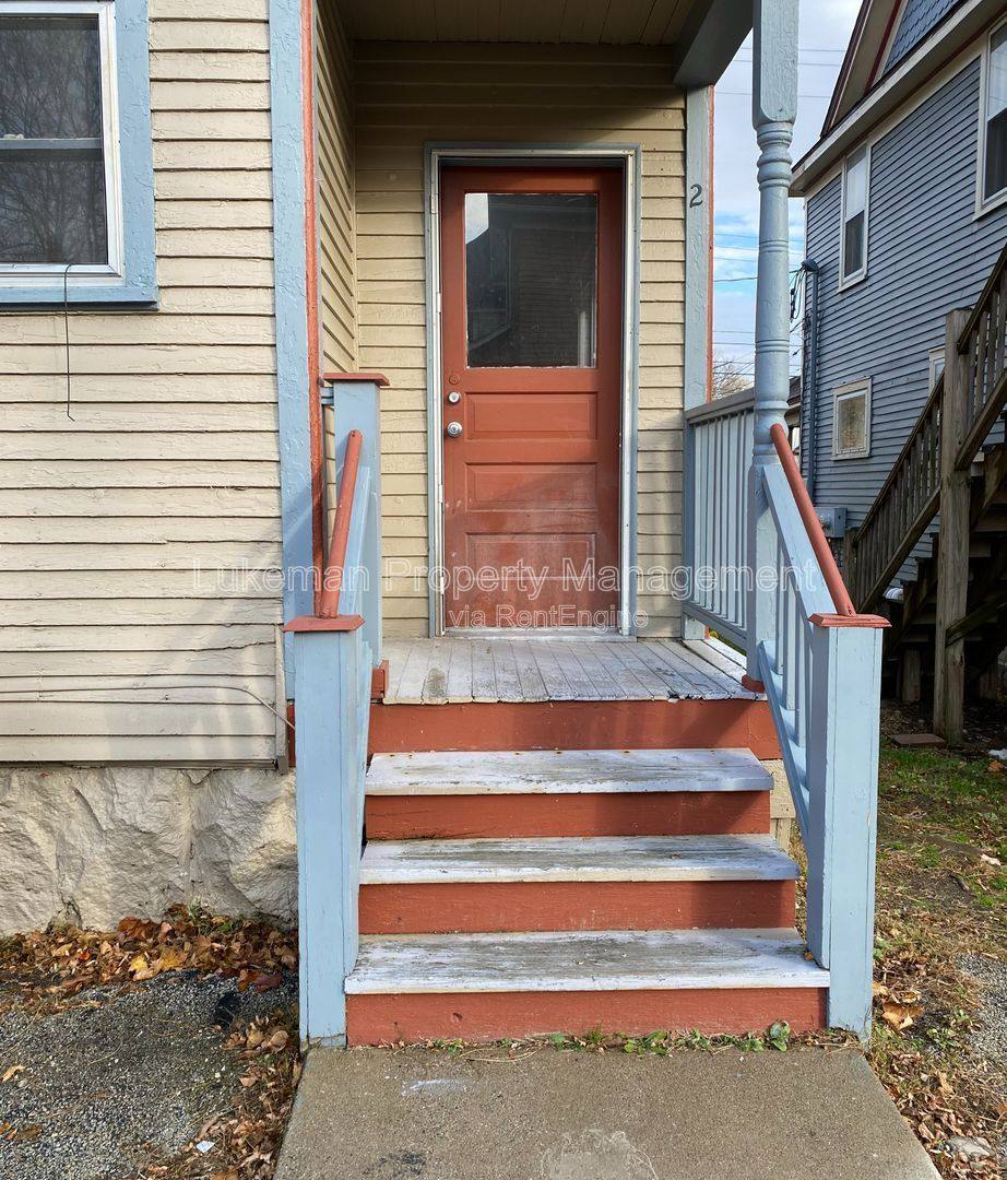 Apartment for rent at 1320 S Westnedge Ave #2, Kalamazoo, MI 49008