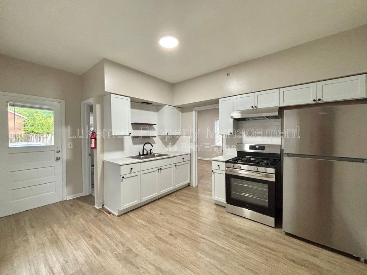 Apartment for rent at 1320 S Westnedge Ave #2, Kalamazoo, MI 49008