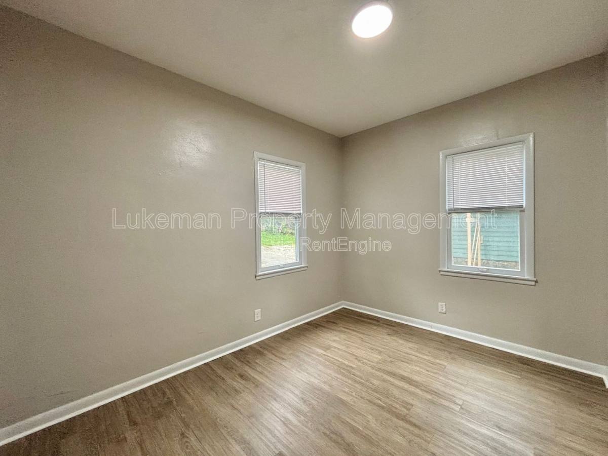 Apartment for rent at 1320 S Westnedge Ave #2, Kalamazoo, MI 49008