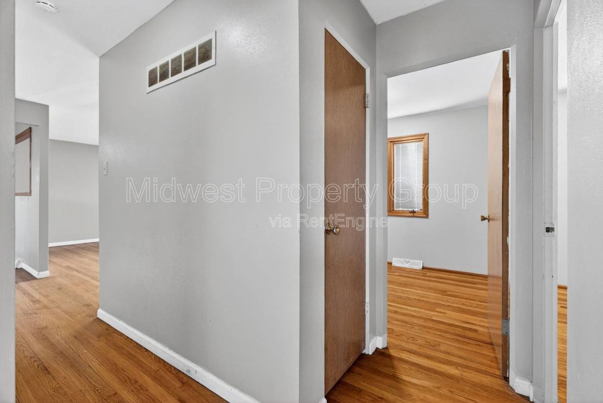House for rent at 515 Topaz Ave, Saint Louis, MO 63137