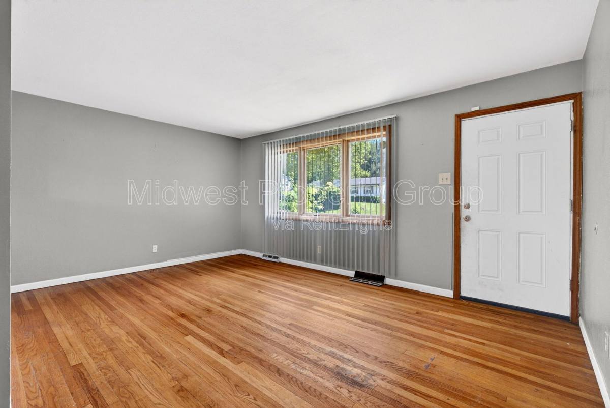 House for rent at 515 Topaz Ave, Saint Louis, MO 63137