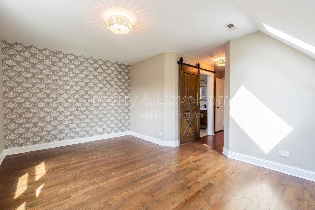 Apartment for rent at 5619 W Irving Park Rd, Chicago, IL 60634