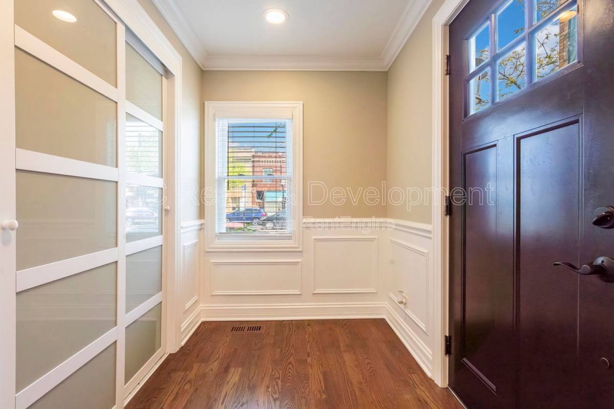 Apartment for rent at 5619 W Irving Park Rd, Chicago, IL 60634