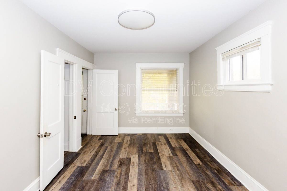 Apartment for rent at 2081 Halstead Ave #UP, Lakewood, OH 44107