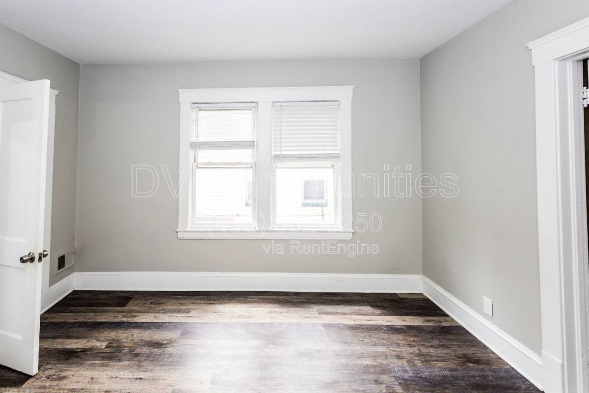 Apartment for rent at 2081 Halstead Ave #UP, Lakewood, OH 44107