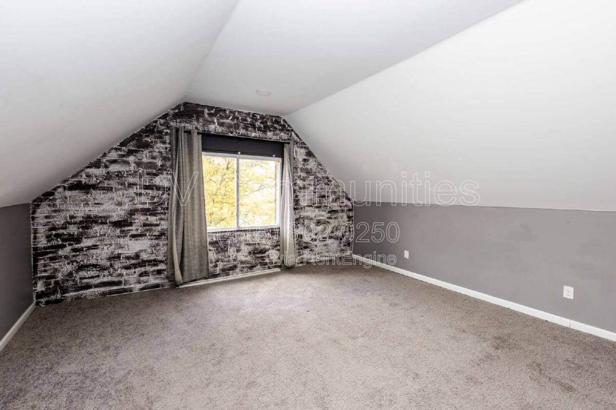 Apartment for rent at 2081 Halstead Ave #UP, Lakewood, OH 44107