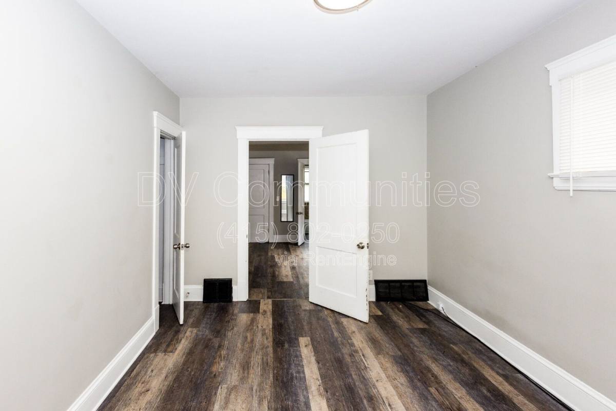 Apartment for rent at 2081 Halstead Ave #UP, Lakewood, OH 44107
