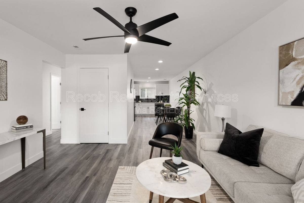 Apartment for rent at 1710 Hanford Dr #1704, San Diego, CA 92111