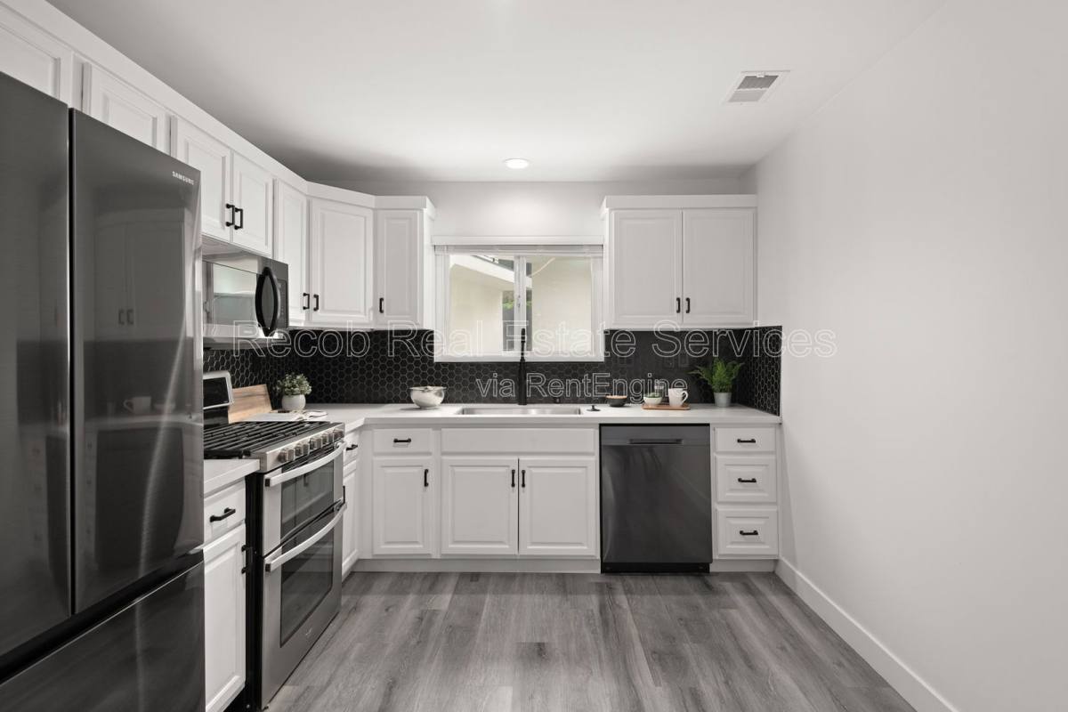 Apartment for rent at 1710 Hanford Dr #1704, San Diego, CA 92111