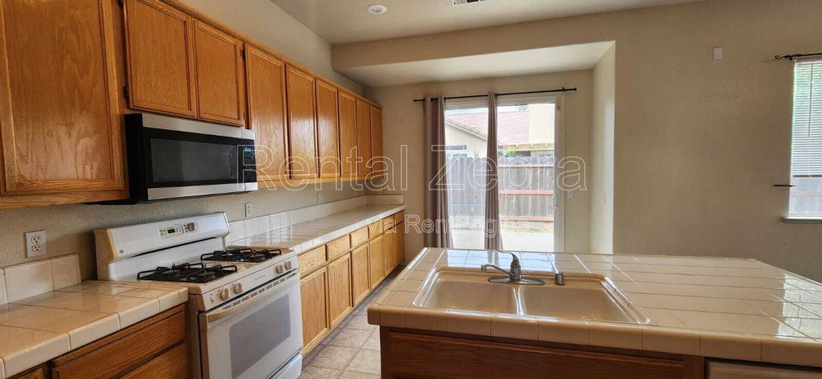 House for rent at 3795 Swan Ave, Merced, CA 95340