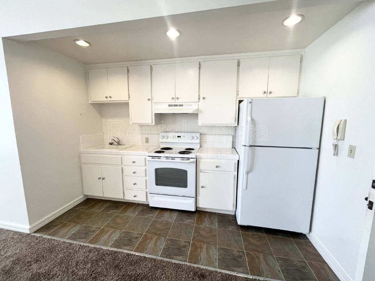 Apartment for rent at 317 W Main St #2, Merced, CA 95340