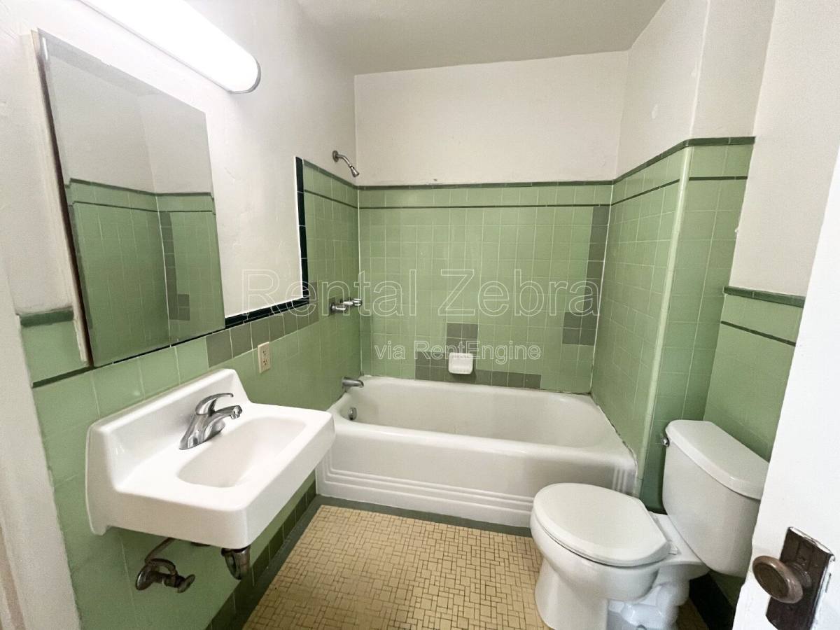 Apartment for rent at 317 W Main St #2, Merced, CA 95340