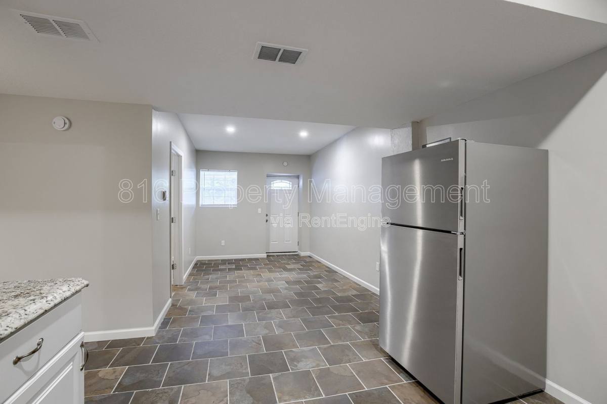 Apartment for rent at 8718 E Winner Rd, Kansas City, MO 64125
