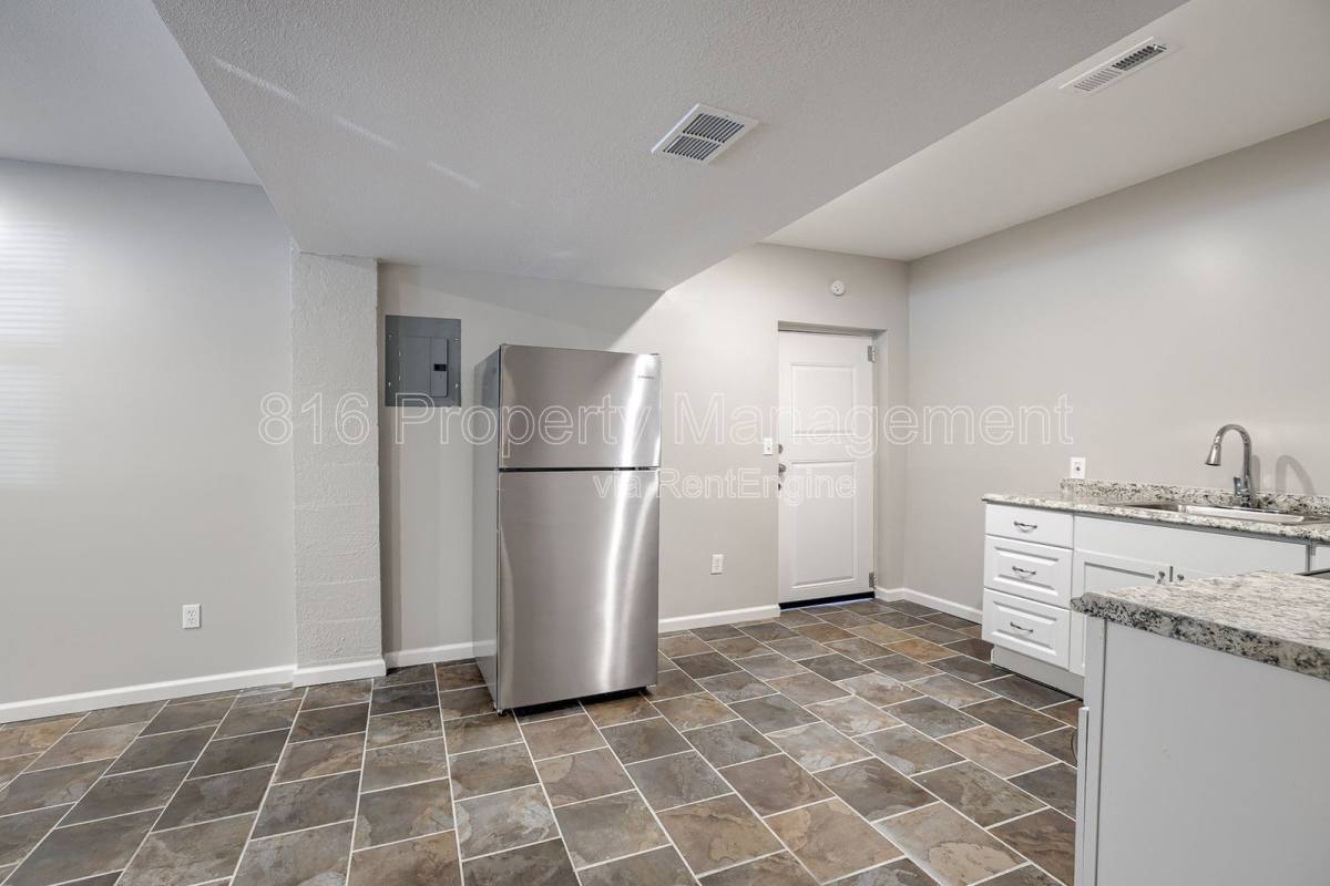 Apartment for rent at 8718 E Winner Rd, Kansas City, MO 64125