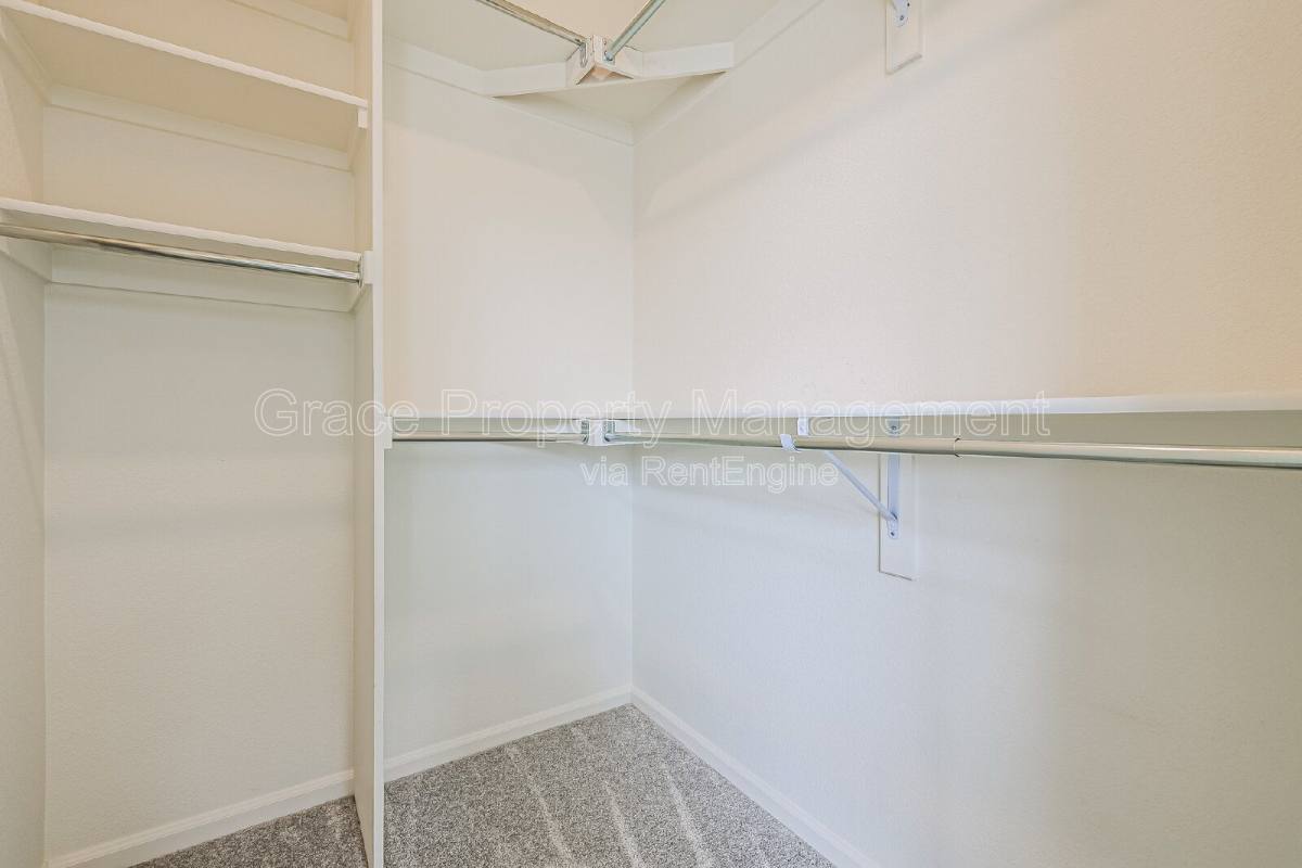House for rent at 21844 E 44th Dr, Aurora, CO 80019