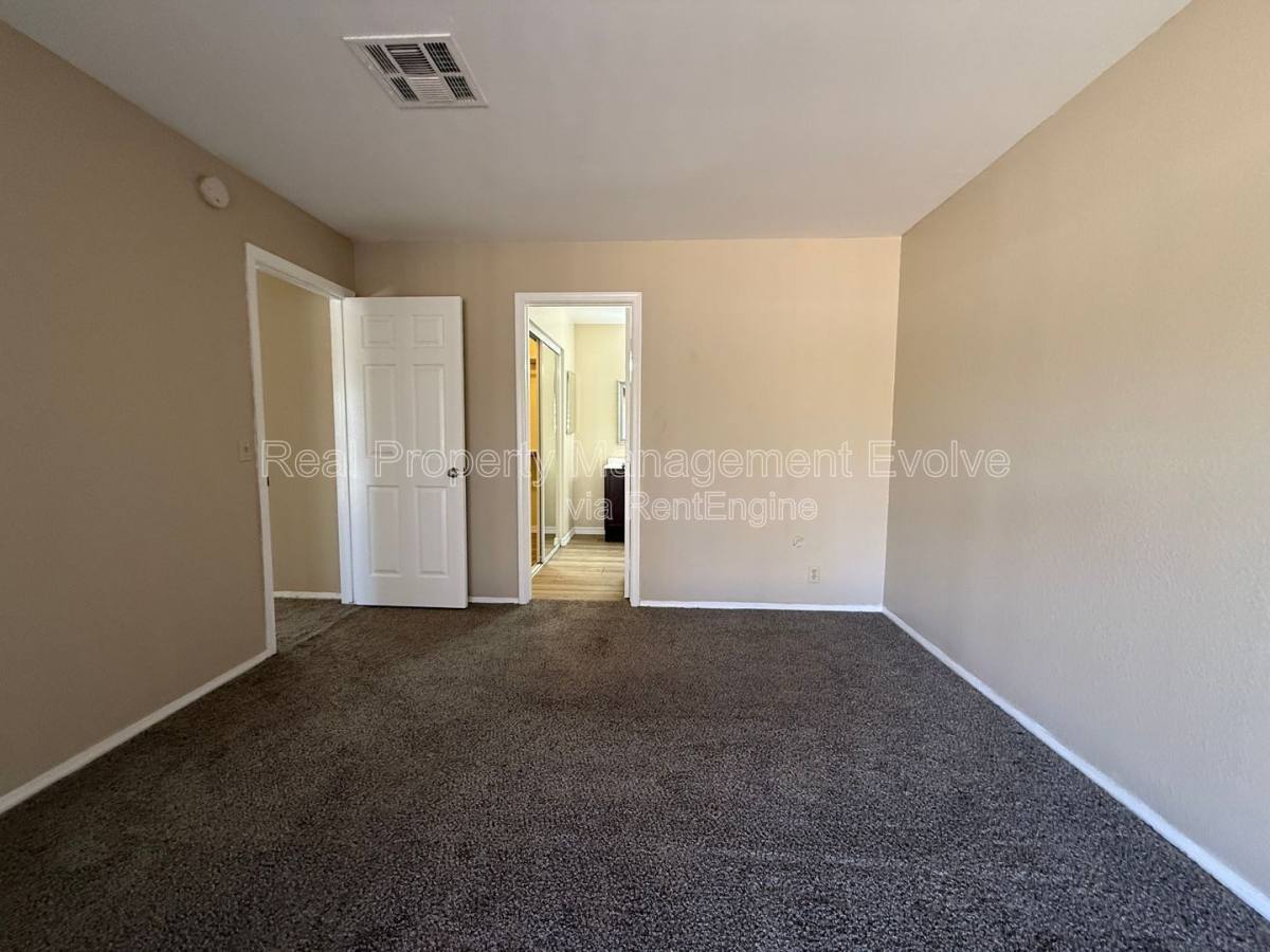 House for rent at 3936 W Chama Dr, Glendale, AZ 85310