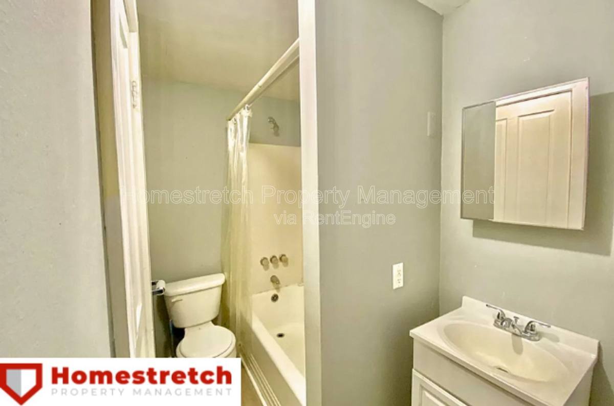 Apartment for rent at 3233 Oregon Ave #2, Saint Louis, MO 63118