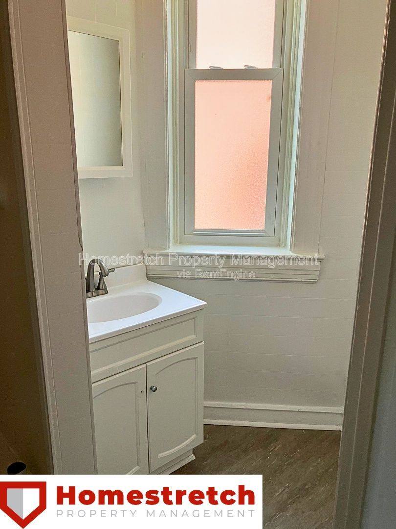 Apartment for rent at 3233 Oregon Ave #2, Saint Louis, MO 63118