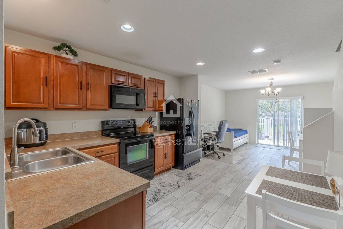 Townhouse for rent at 5095 Dominica Dr, Kissimmee, FL 34746