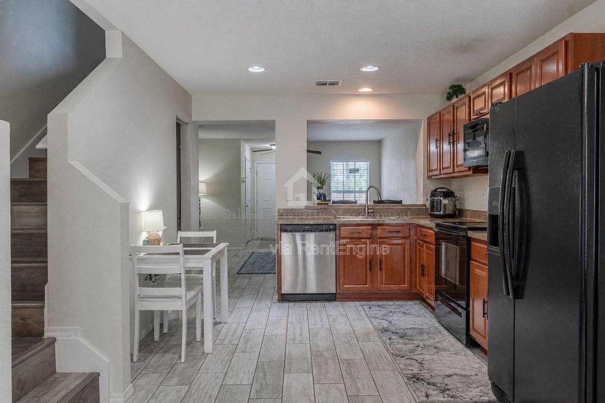Townhouse for rent at 5095 Dominica Dr, Kissimmee, FL 34746