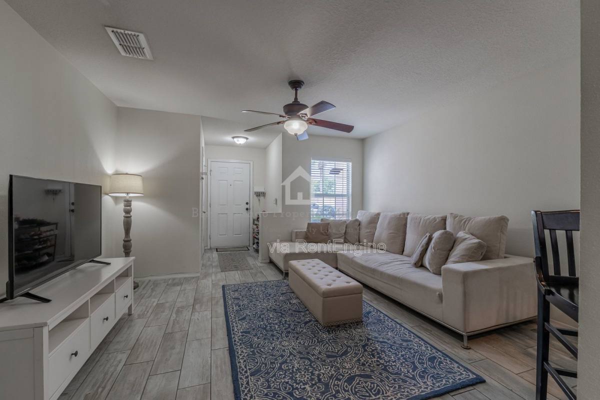 Townhouse for rent at 5095 Dominica Dr, Kissimmee, FL 34746