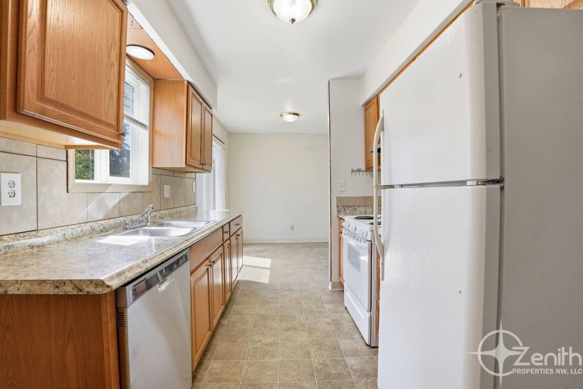 Apartment for rent at 166 Virginia St #B, Kelso, WA 98626