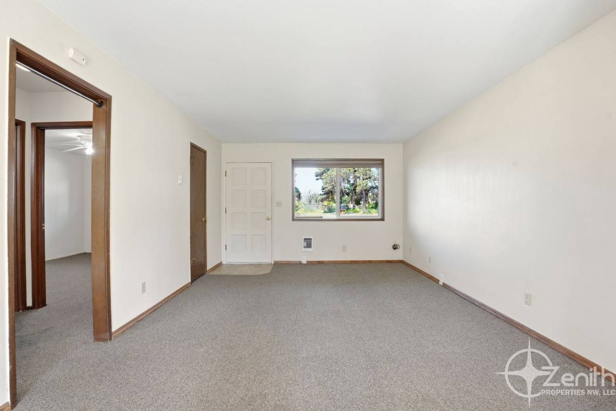 Apartment for rent at 166 Virginia St #B, Kelso, WA 98626