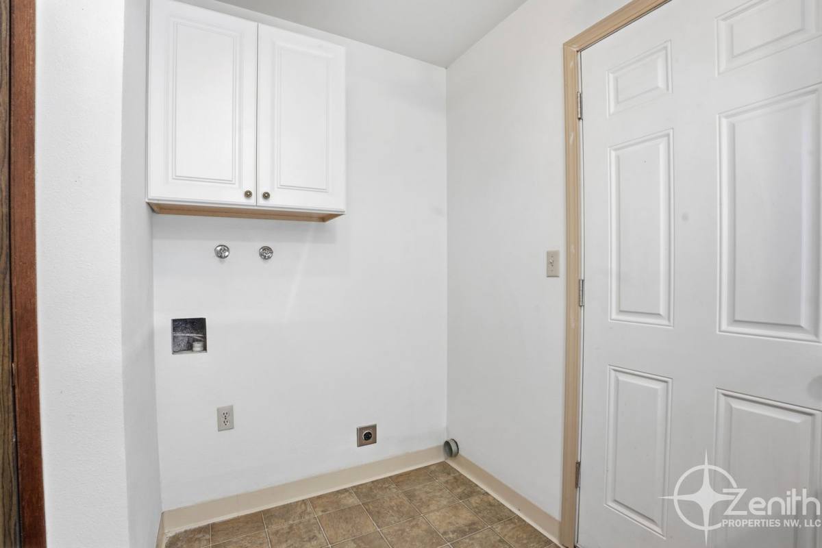Apartment for rent at 166 Virginia St #B, Kelso, WA 98626