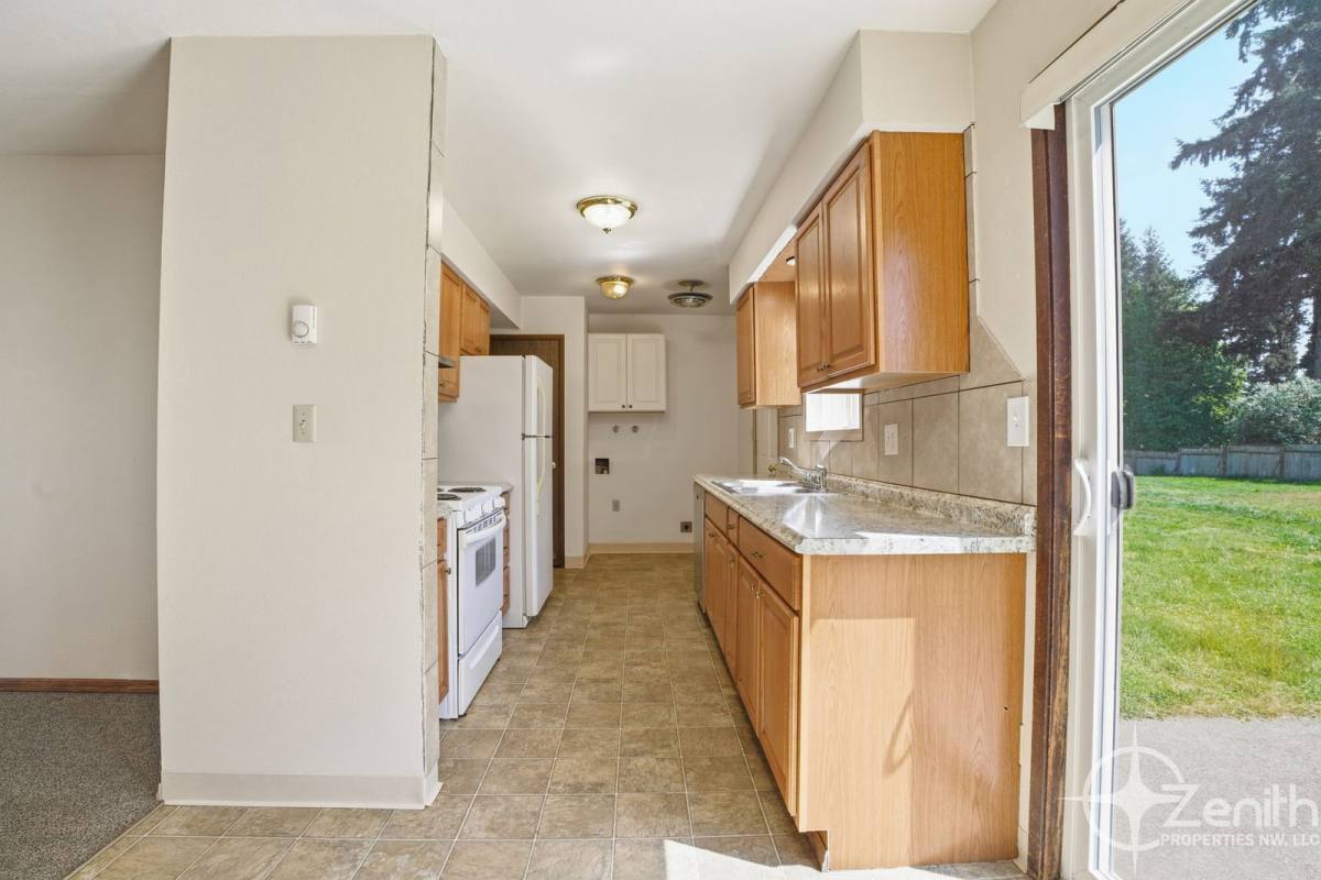 Apartment for rent at 166 Virginia St #B, Kelso, WA 98626