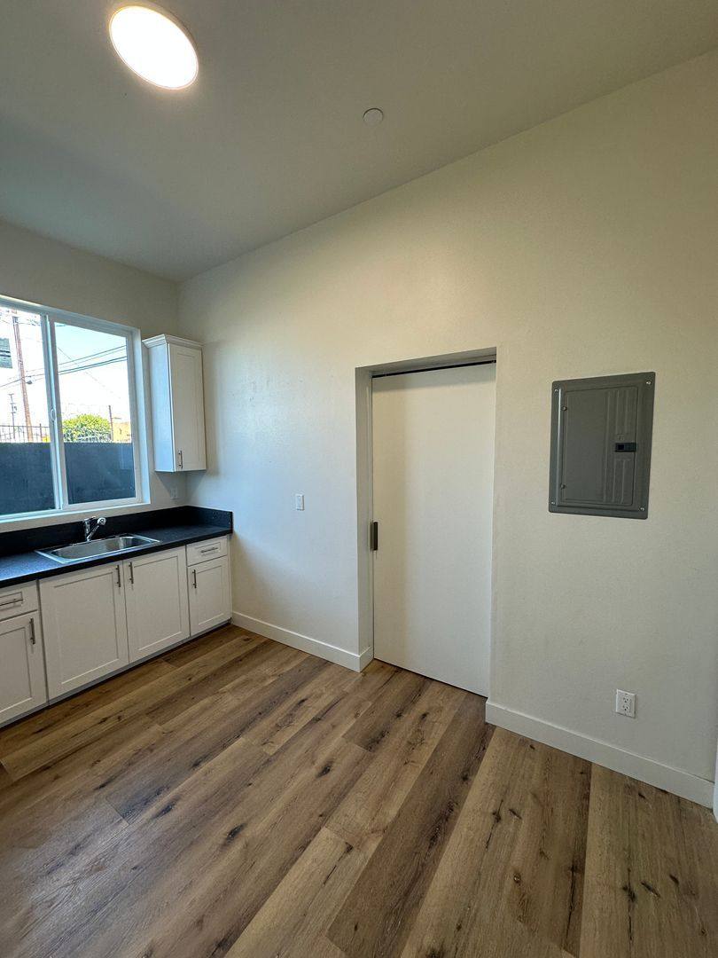 Apartment for rent at 10914 S Main St #104, Los Angeles, CA 90061