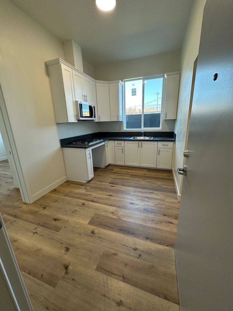 Apartment for rent at 10914 S Main St #104, Los Angeles, CA 90061