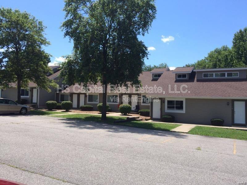 Townhouse for rent at 80 Village Court, Glen Carbon, IL 62034
